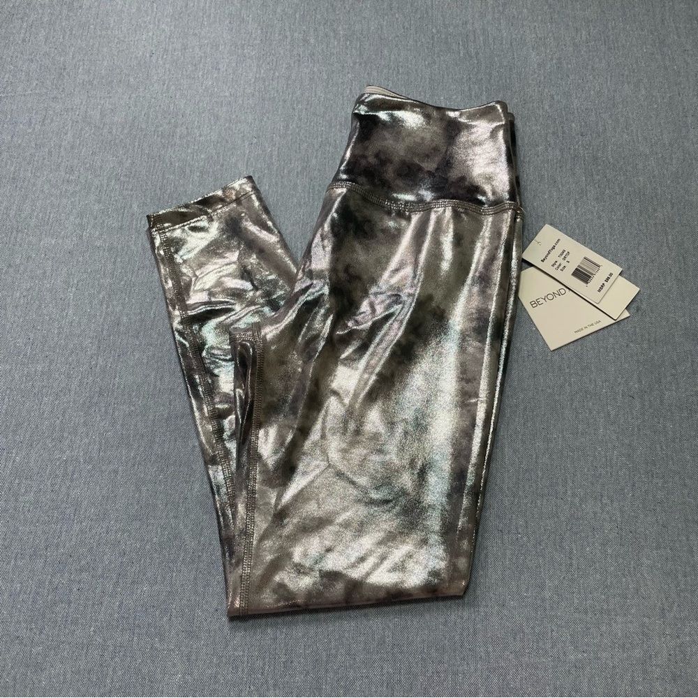 New Beyond Yoga High Waisted Midi Legging Size S in Foil Tie Dye